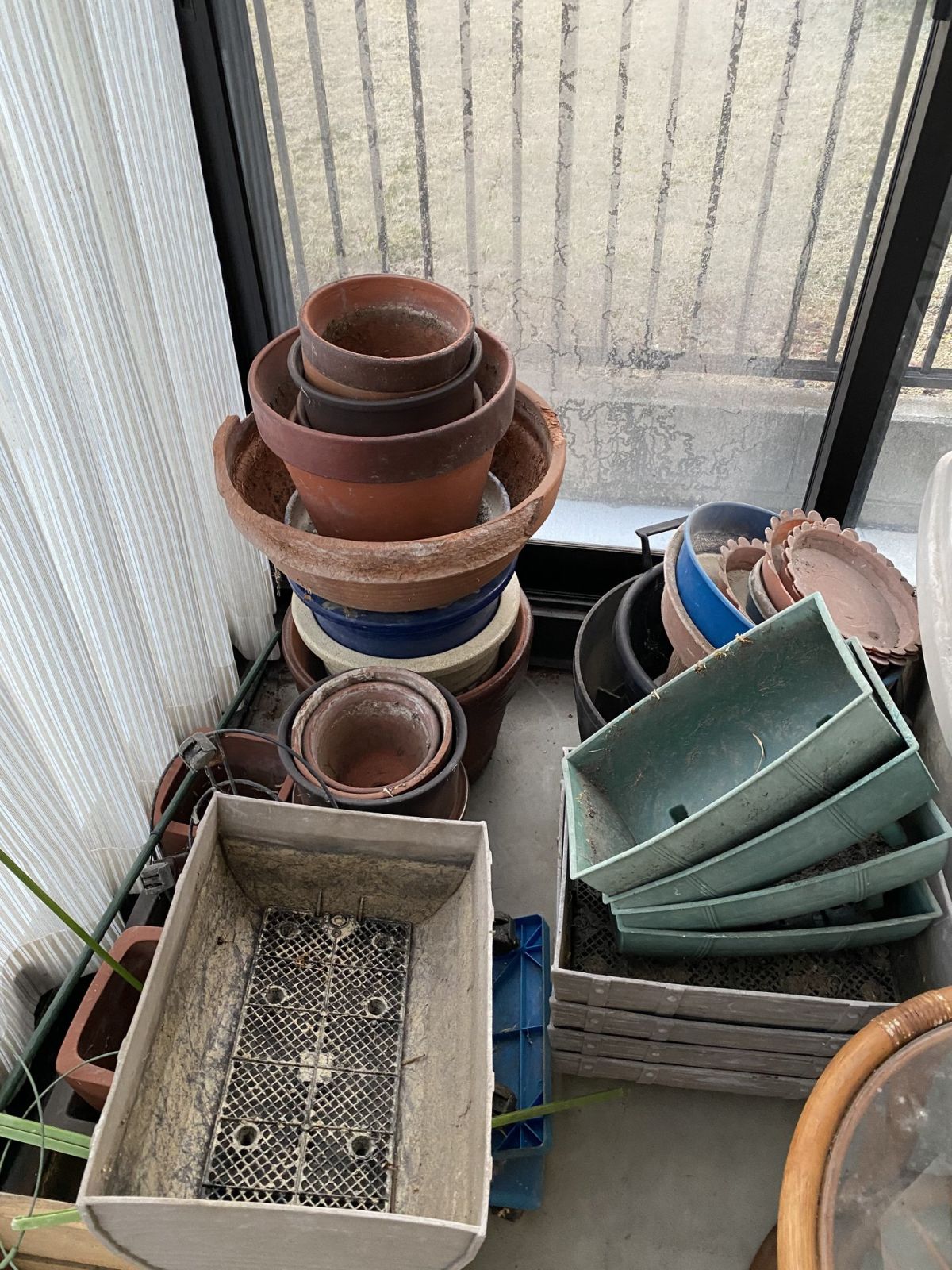 【福山市芦田町】不用品回収｜植木鉢・プランターなどまとめてお片付け完了！ 作業写真