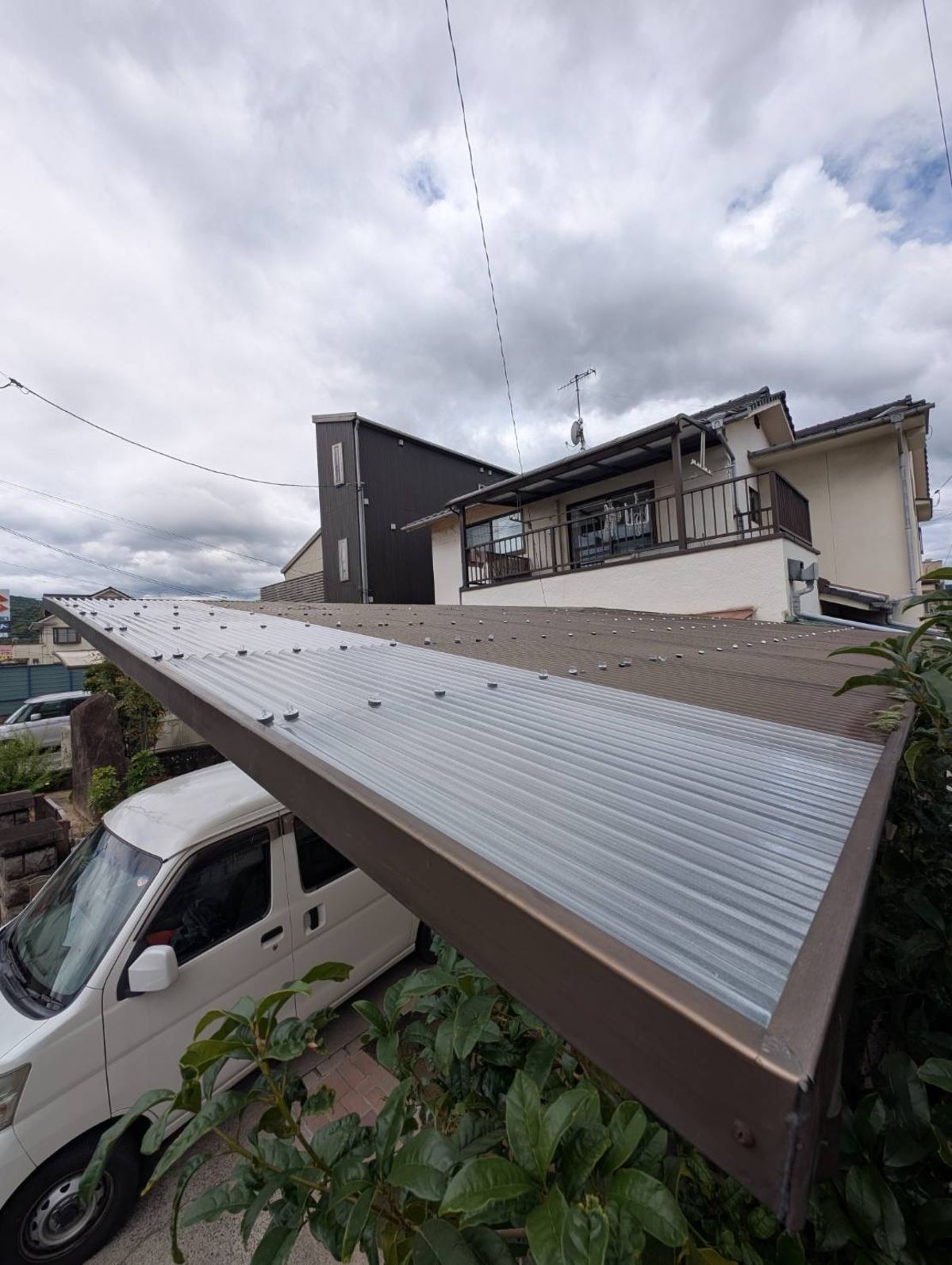 【福山市】台風後のカーポート波板修繕、完了しました！便利屋ふじわら 作業写真